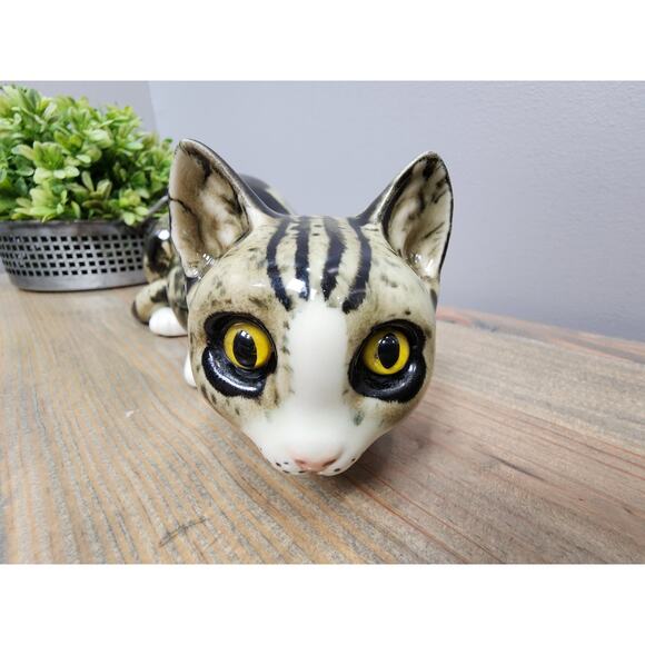 Vintage Andrea Sadek Porcelain Figurine Cat Lying Down Made in Japan 9" - Picture 2 of 8